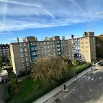Spacious Room In Central London